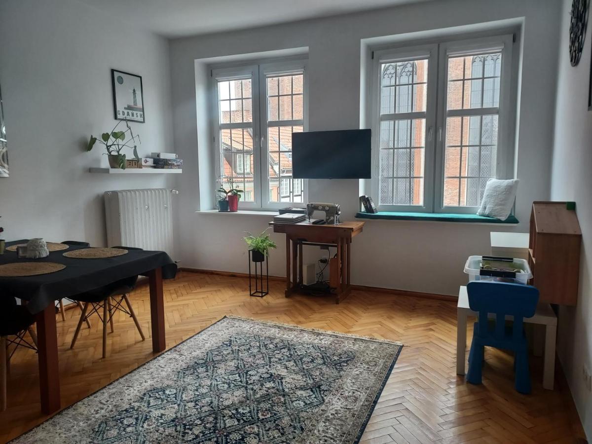 Apartment In Old Town - View Of Mariacki Church Гданск Екстериор снимка
