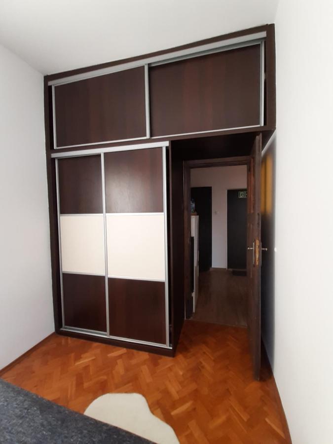 Apartment In Old Town - View Of Mariacki Church Гданск Екстериор снимка